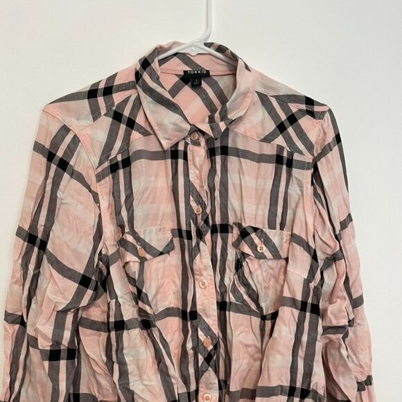 TORRID 1 Plus Size Taylor Plaid Tie Front Slim Fit Twill Shirt Baby Pink Flannel - Picture 4 of 13